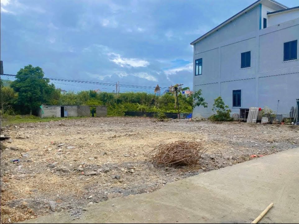 Đất thổ cư Quỳnh Lưu 140m² giá chỉ 999 triệu - Lô góc 2 mặt tiền hấp dẫn!