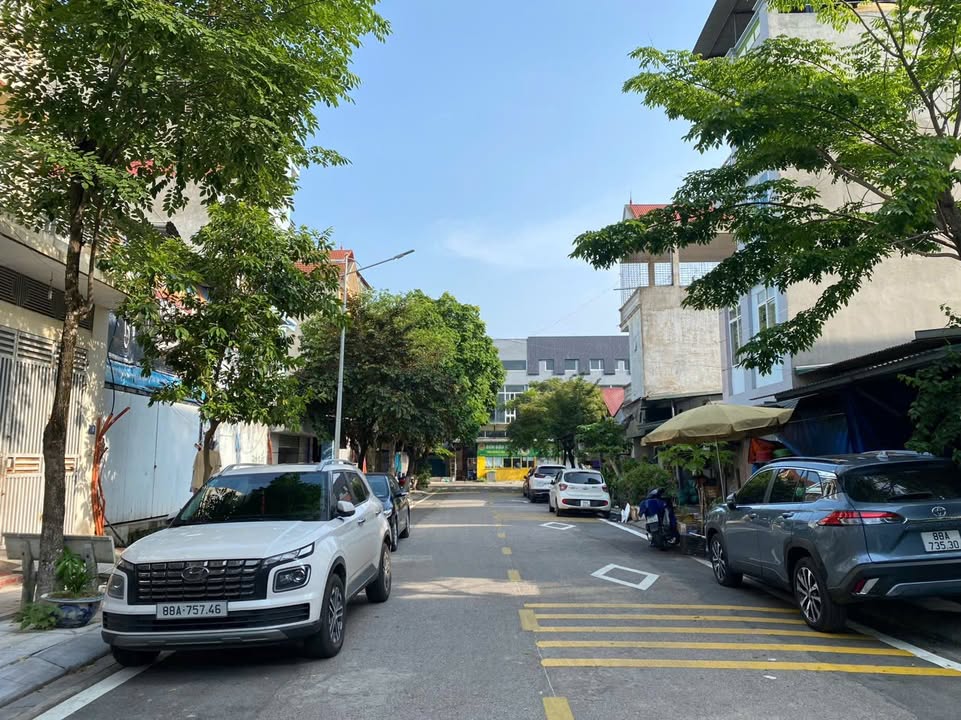 Mặt phố Hà Văn Chúc, Vĩnh Yên 98,9m² - Mặt tiền rộng, phù hợp kinh doanh!