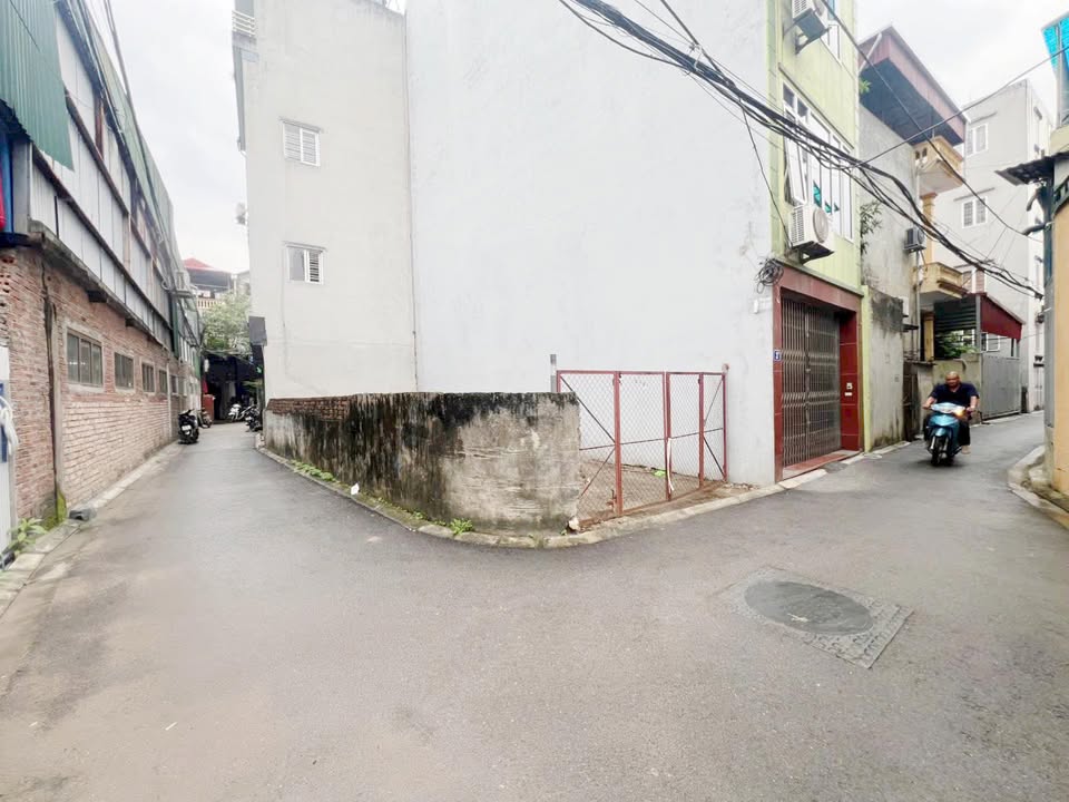 Nhà riêng Ngõ Ngô Xuân Quảng Trâu Quỳ 43m² - Ô tô đỗ cửa, gần Học viện Nông Nghiệp!