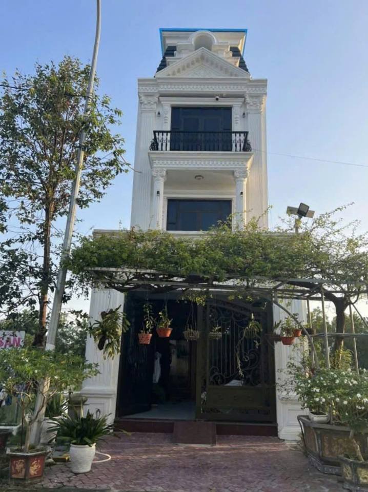 Nhà 4 tầng tân cổ điển tại Đông Tân 105m² giá 4 tỷ - Sẵn sàng vào ở!