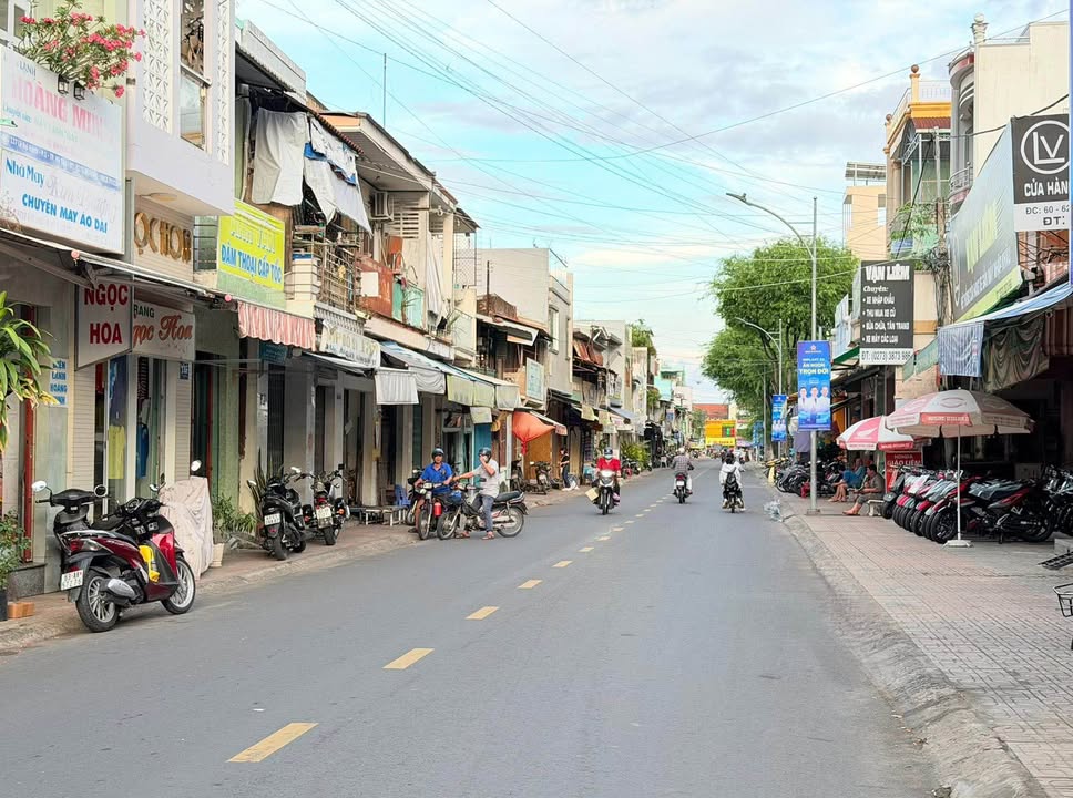 Nhà mặt tiền Lê Đại Hành, TP Mỹ Tho 23.8m² giá 4.2 tỷ - Kinh doanh thuận lợi!