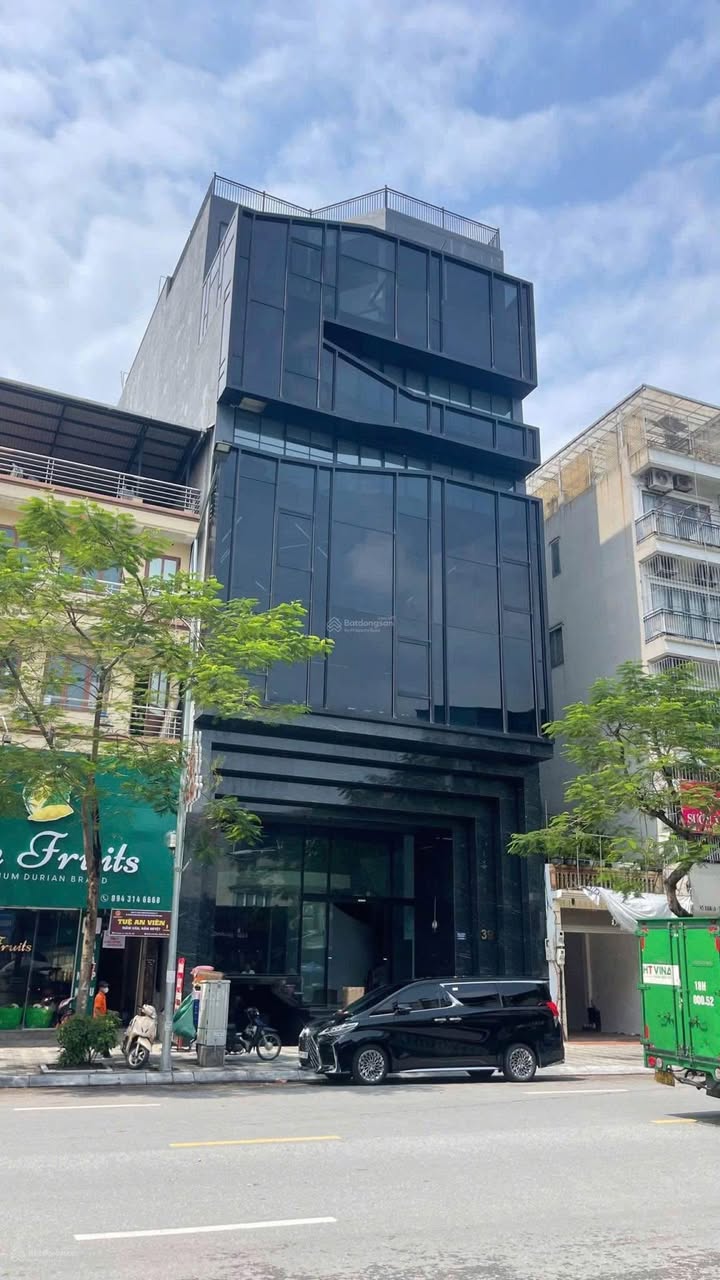 Tòa nhà FrontHouse Trần Hưng Đạo, Hoàn Kiếm 250m² giá 550 triệu - Thiết kế hiện đại, vị trí vàng cho thuê!