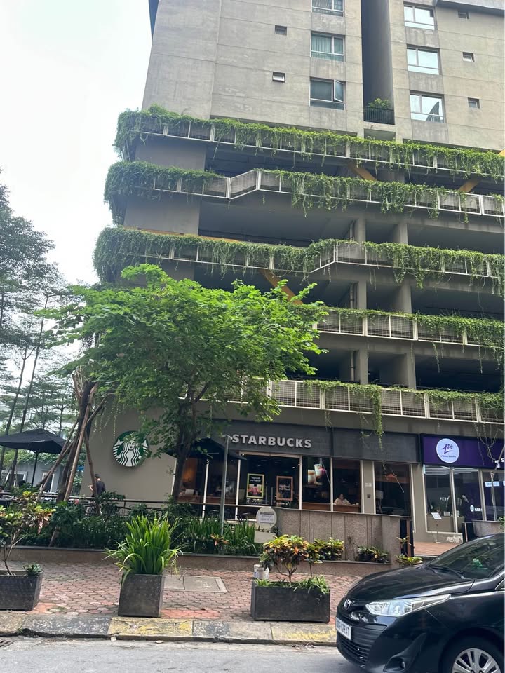 Nhà phố cho thuê Giảng Võ, Ba Đình 1600m² - Mặt tiền rộng 30m, thích hợp kinh doanh!