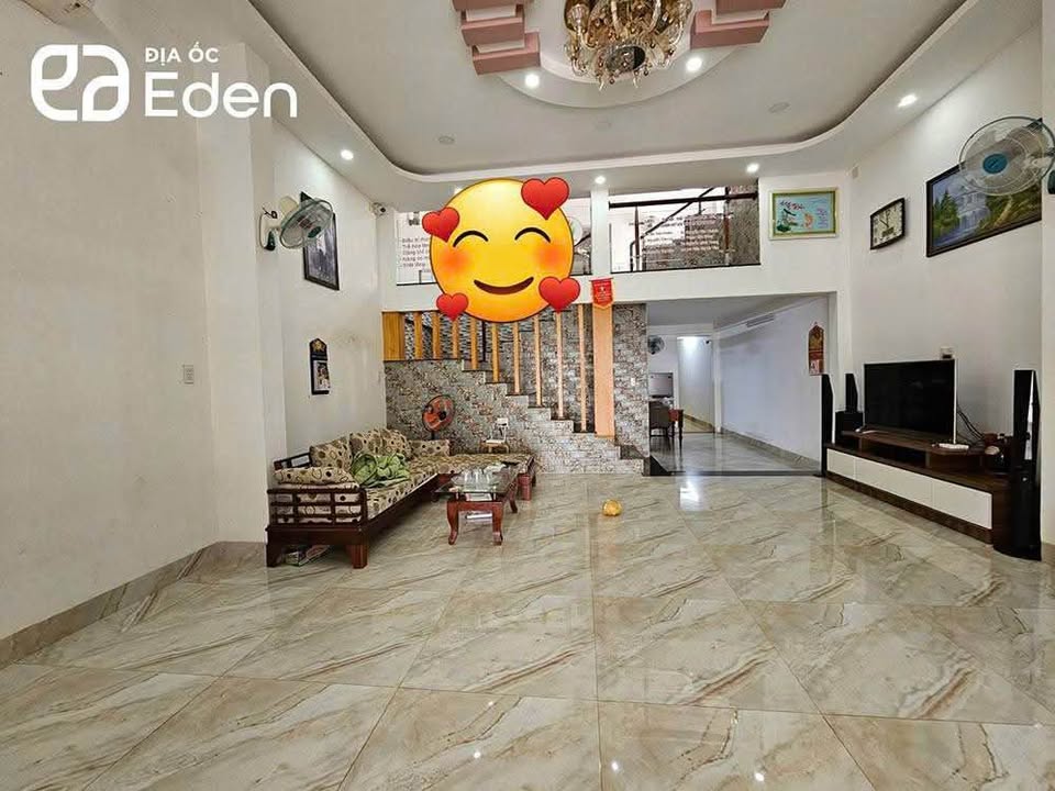 Nhà 2 tầng mặt tiền Y Moan, Buôn Ma Thuột 186m² giá 9.2 tỷ - Sổ hồng chính chủ, cần bán gấp!