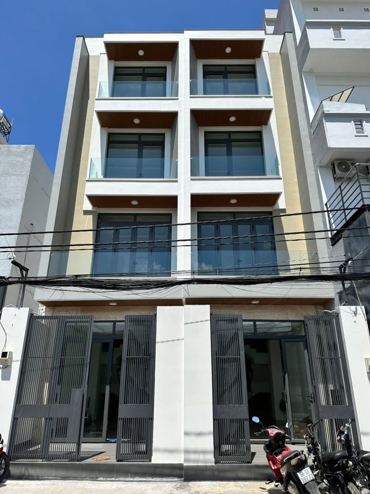 Nhà mặt tiền kinh doanh Phạm Văn Đồng, Thủ Đức 75m² giá 10.5 tỷ - Pháp lý rõ ràng, thương lượng tốt!