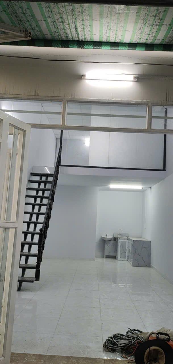 Nhà cho thuê hẻm đường Chuyên Dùng 9, Quận 7 - Diện tích 24m² chỉ 3.6 triệu/tháng!