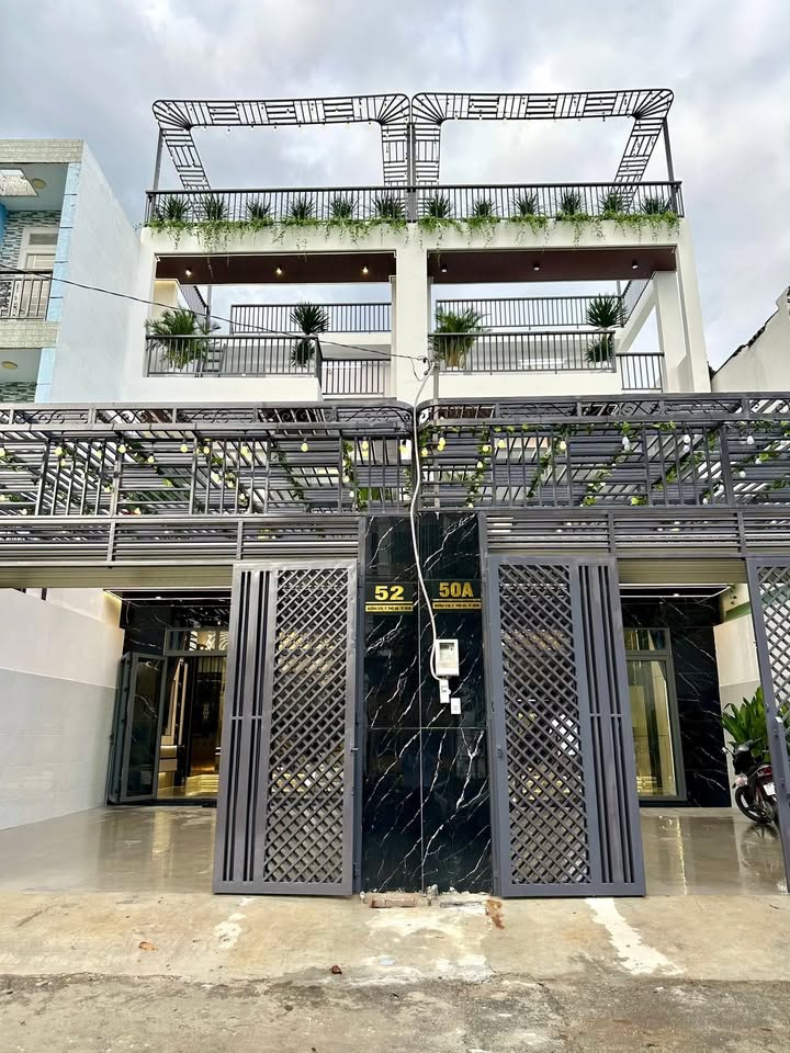 Bán nhà mặt tiền đường Hà Huy Giáp 111m² giá 7.85 tỷ - Thiết kế hiện đại, nội thất cao cấp!