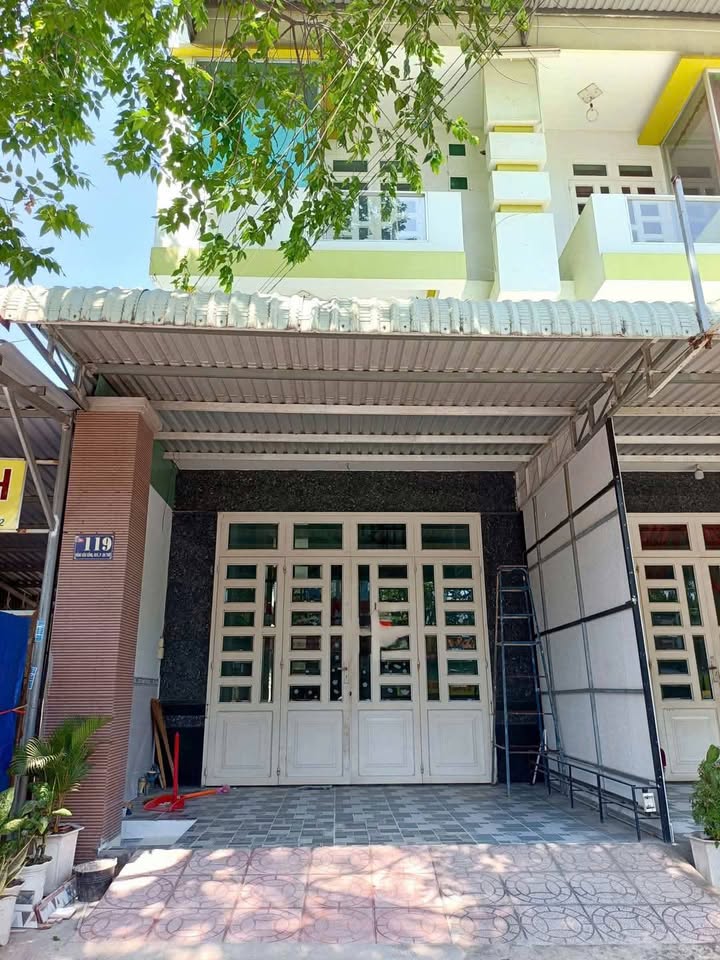 Cho thuê nhà mặt tiền đường Đồng Văn Cống, Bình Thủy - Diện tích 126m², giá 18 triệu/tháng!