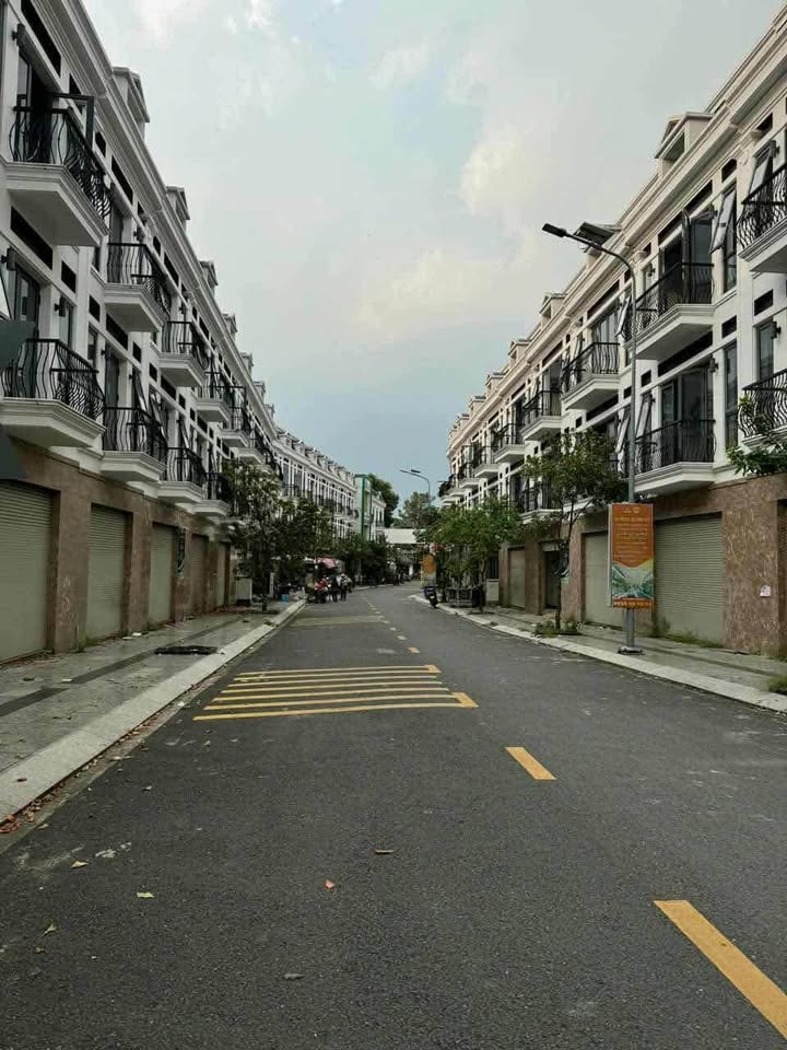 Nhà mặt tiền đường D1, Phường Tân Bình, Dĩ An 66m² - Vị trí vàng kinh doanh!