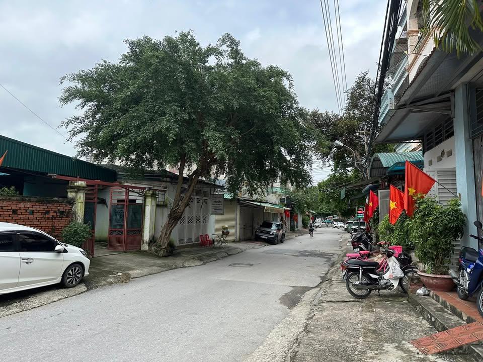 Nhà phố Đông Thọ, Thanh Hóa 90m² giá 2.38 tỷ - Hàng mới, vị trí đắc địa!