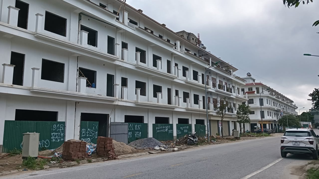 Nhà mặt tiền kinh doanh đường Nguyễn Phục, Quảng Thắng, 75m² giá 5.9 tỷ - Vị trí đắc địa, sầm uất!