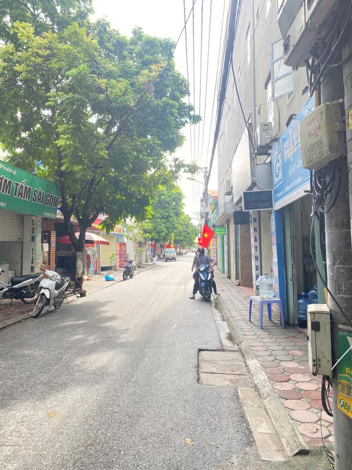 Nhà phố Trâu Quỳ, Gia Lâm 76m² giá thỏa thuận - Vị trí đắc địa cho thuê 10 triệu/tháng!