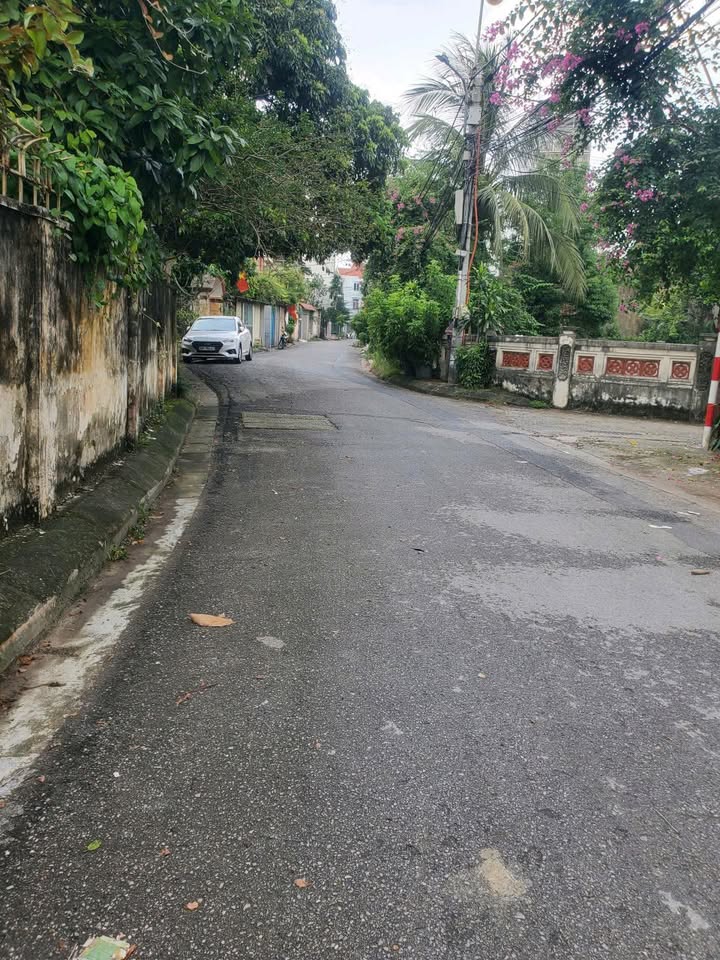 Đất Thạch Bàn, Long Biên 54m² giá 7 tỷ - Mặt tiền 20m, lô góc ô tô tránh!