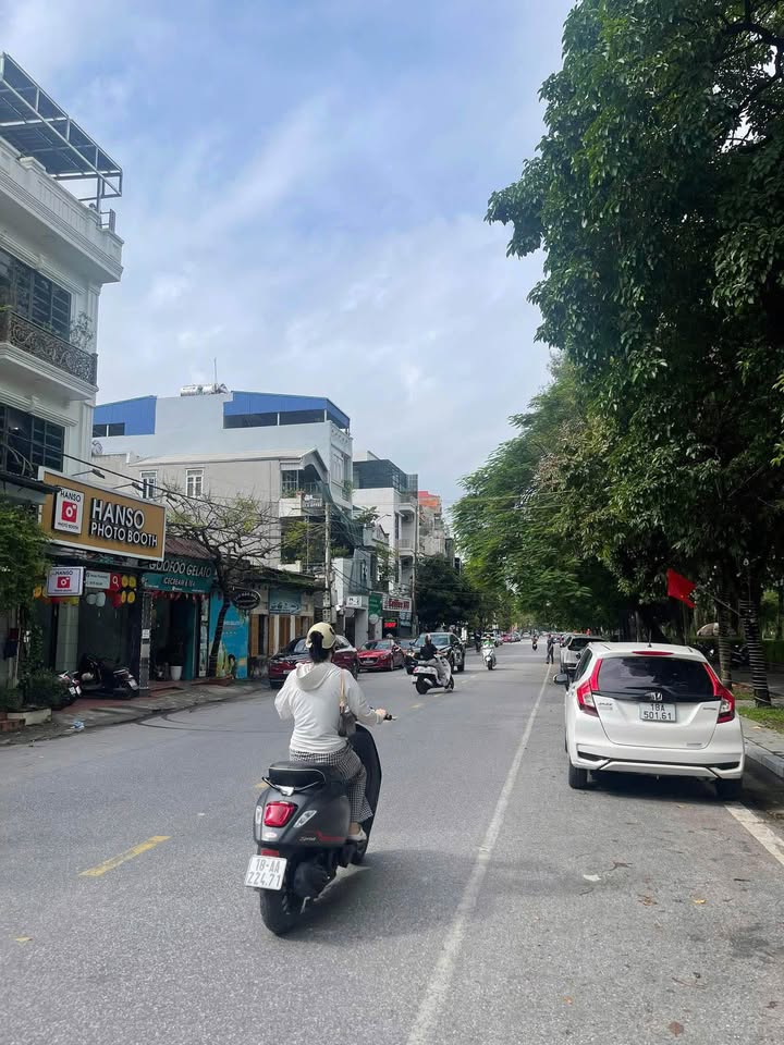 Nhà mặt đường Lê Hồng Phong, Nam Định 23m² giá 3.25 tỷ - Kinh doanh đắc địa!