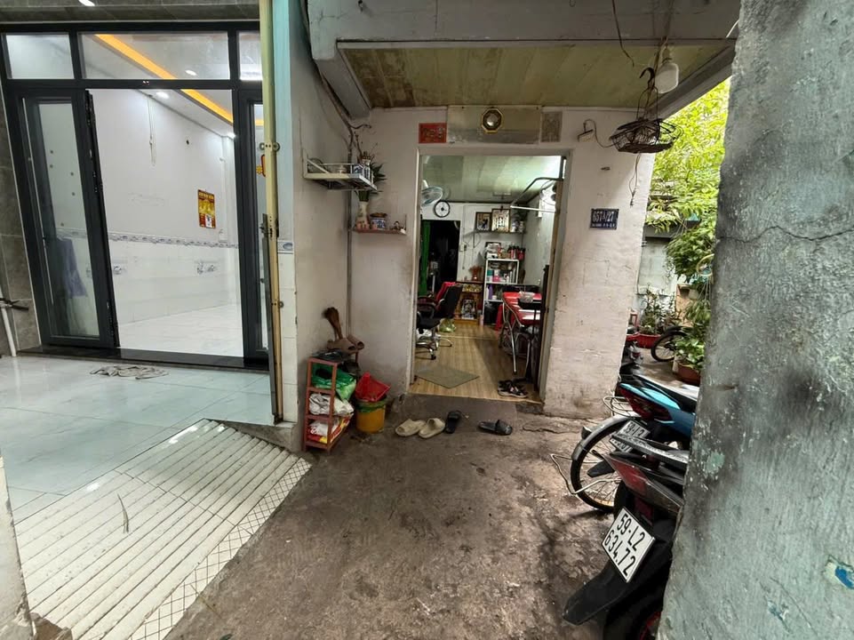 Nhà bán hẻm 657 Ba Đình, Chánh Hưng 42m² giá 3.78 tỷ - Nhà còn mới, tặng máy lạnh!