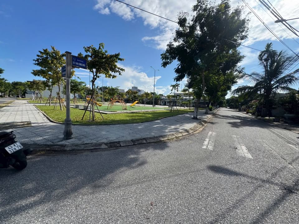 Đất nền lô góc 2 mặt tiền đường Bát Nàng Công Chúa, Đà Nẵng 200m² - Giá chỉ 7.7 tỷ!