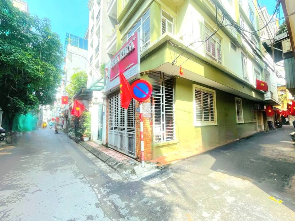 Nhà phố Hoàng Đạo Thành 85m² giá 25.5 tỷ - Mặt tiền 5m, lô góc 3 mặt ngõ!