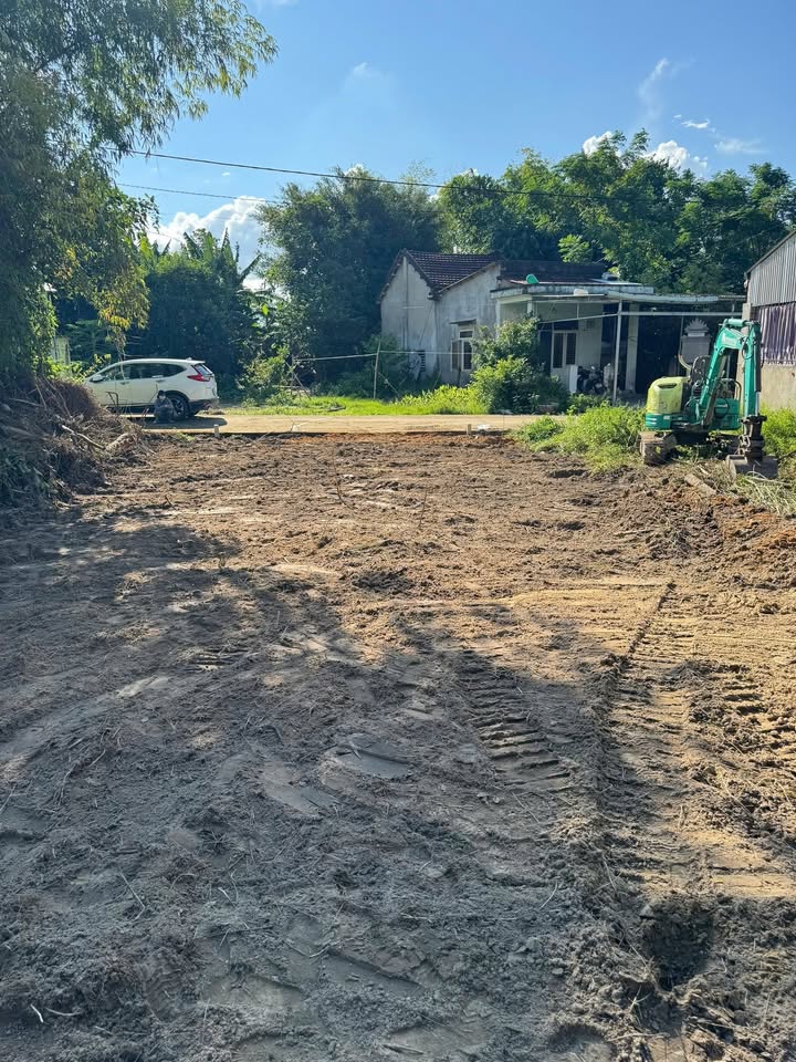 Đất nền khu phố Nam Sơn Hòa Tiến 122m² giá 1.1 tỷ - Dân cư đông đúc, thuận tiện sinh sống!