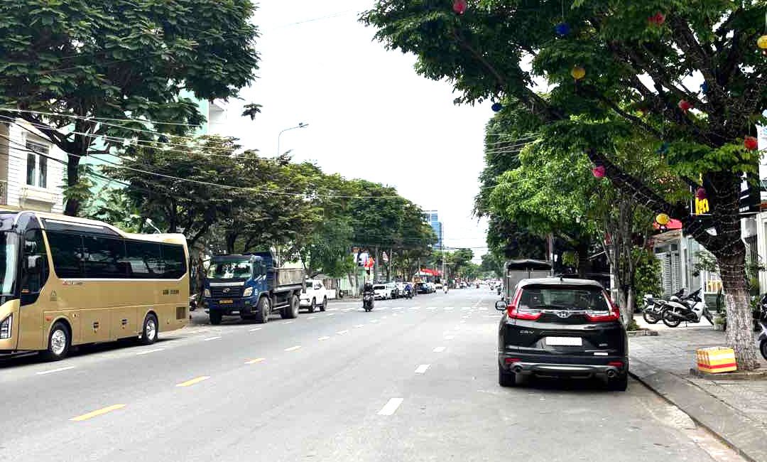 Đất Mặt Tiền Phố Phan Đăng Lưu, Hòa Cường, 130m², Giá 13.5 tỷ - Cơ hội đầu tư sinh lời!