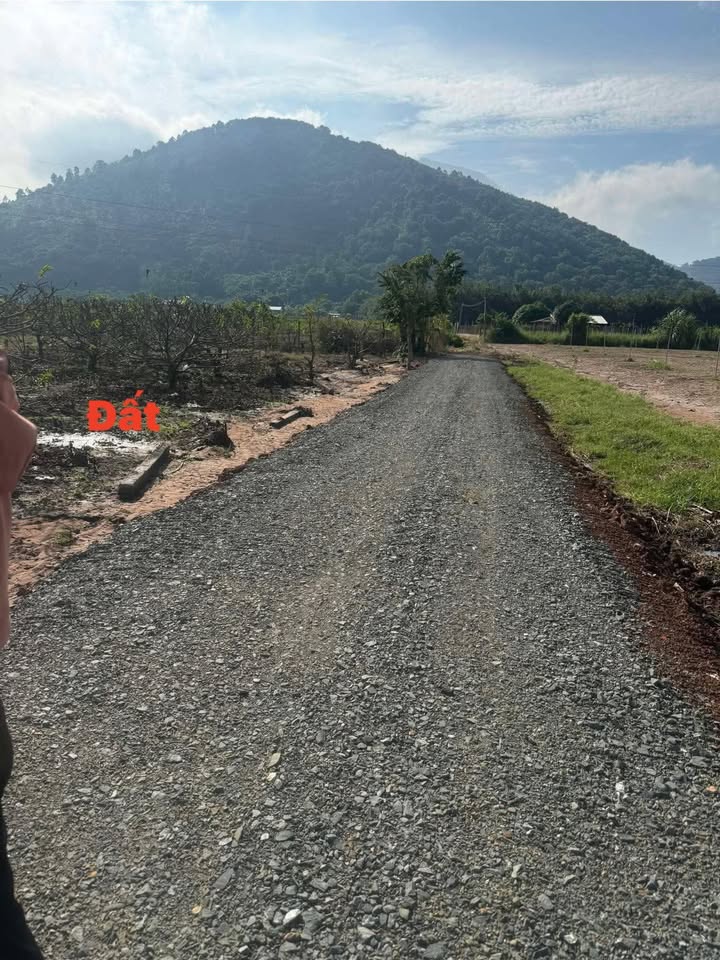 Đất nền Bình Minh Tây Ninh 150m² giá chỉ 200 triệu - View núi tuyệt đẹp!