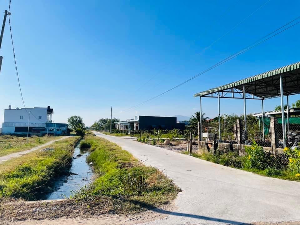 Đất thổ cư Hàm Liêm 104m² giá 700 triệu - Vị trí đẹp, xây dựng ngay!