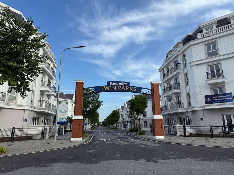 Căn liền kề Eurowindow Twin Park Gia Lâm 35m² giá 19 tỷ - Bàn giao hoàn thiện mặt ngoài!