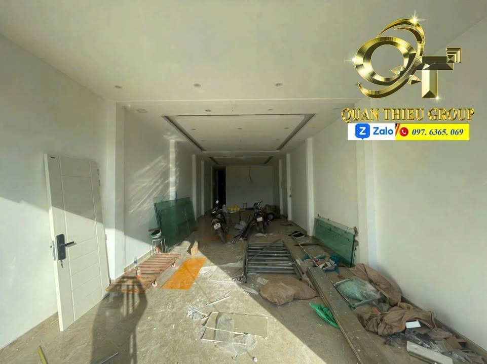 Mặt bằng kinh doanh Phạm Văn Đồng - 120m² giá 12 triệu - Vị trí đắc địa trung tâm