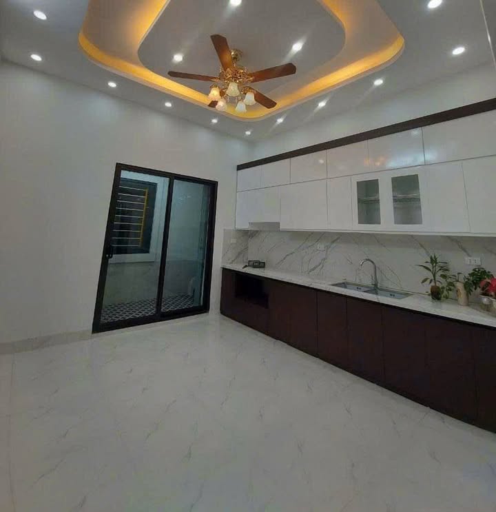 FrontHouse Hoàng Văn Thái 42m² giá 9 tỷ - Vị trí đắc địa, kinh doanh thuận lợi!