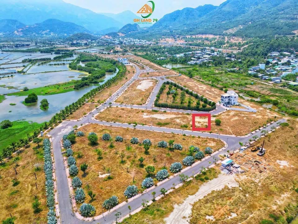 Đất nền ven sông Tắc Hòn 136.3m² giá 6.5 tỷ - Lô góc đẹp, hướng Bắc!