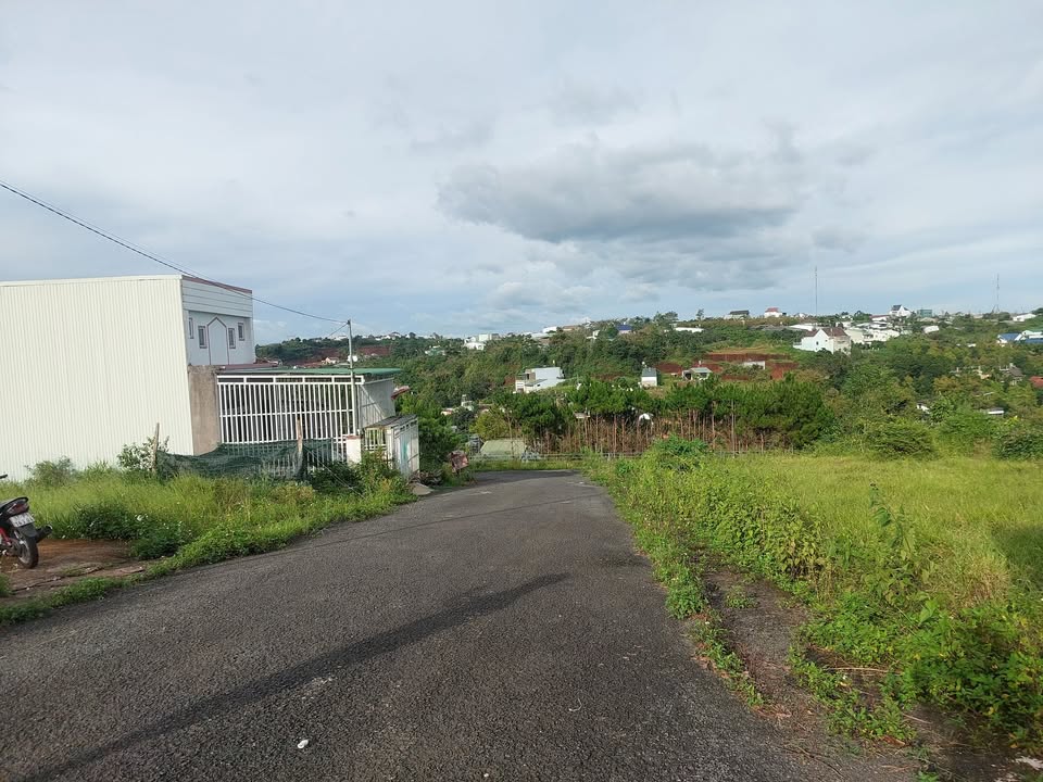 Lô đất Nguyễn Trãi, Bảo Lộc 500m² giá 3.2 tỷ - View thành phố tuyệt đẹp!