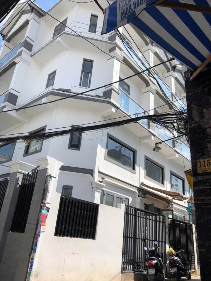 Nhà góc 2 mặt tiền hẻm xe hơi Phú Mỹ quận 7, diện tích 144m² giá 17 tỷ - Cơ hội đầu tư tuyệt vời!