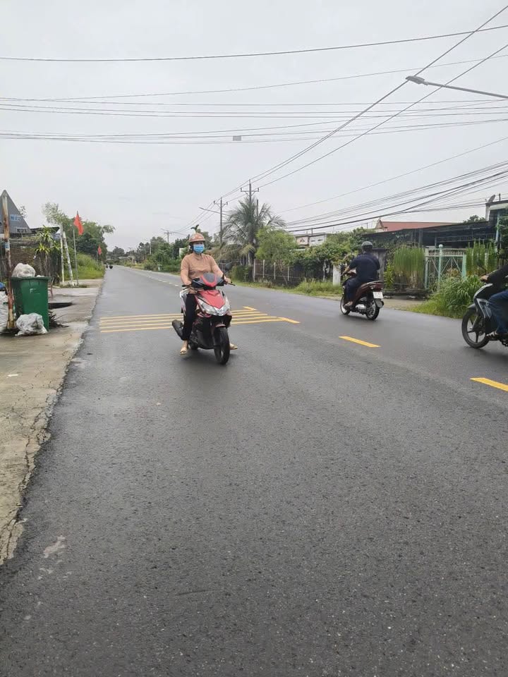 Nhà cấp 4 mặt tiền ĐT 749A, phường Long Nguyên, 800m² giá 3 tỷ - Cơ hội đầu tư tuyệt vời!