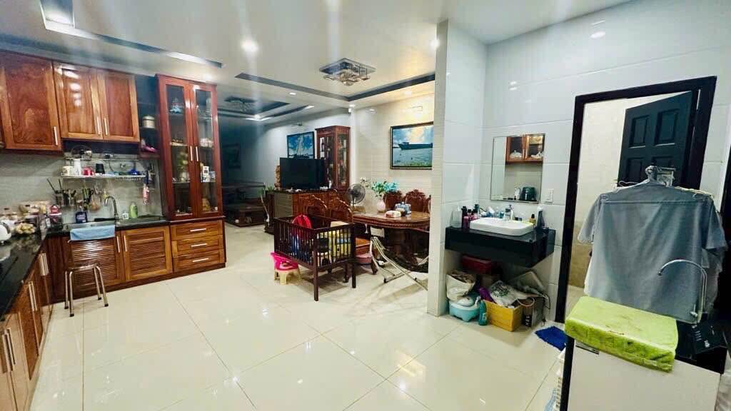 Biệt thự khu dân cư Cao Lỗ Q8 120m² giá 19.2 tỷ - Kinh doanh thuận lợi!