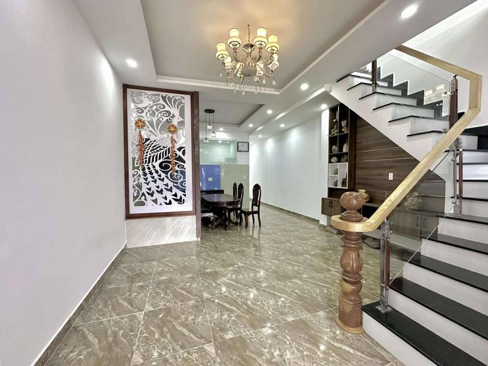 Nhà phố 1 trệt 1 lầu tại Lữ Gia, Đà Lạt - 85m² giá 3.4 tỷ - Ô tô vào tận nhà!