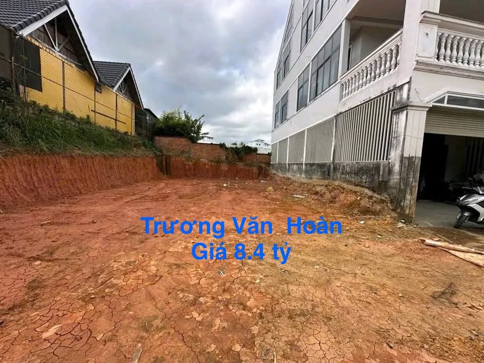 Đất Biệt Lập Đẹp Đường Trương Văn Hoàn - 200m² Giá 8.4 Tỷ - Đầu Tư Sinh Lời!