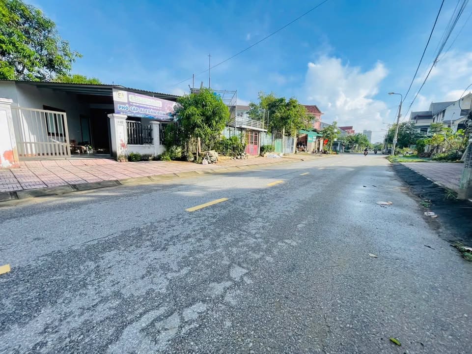 Nhà phố hai mặt tiền Trần Phú, Hà Tĩnh 133.2m² giá 4 tỷ - Cơ hội đầu tư tuyệt vời!