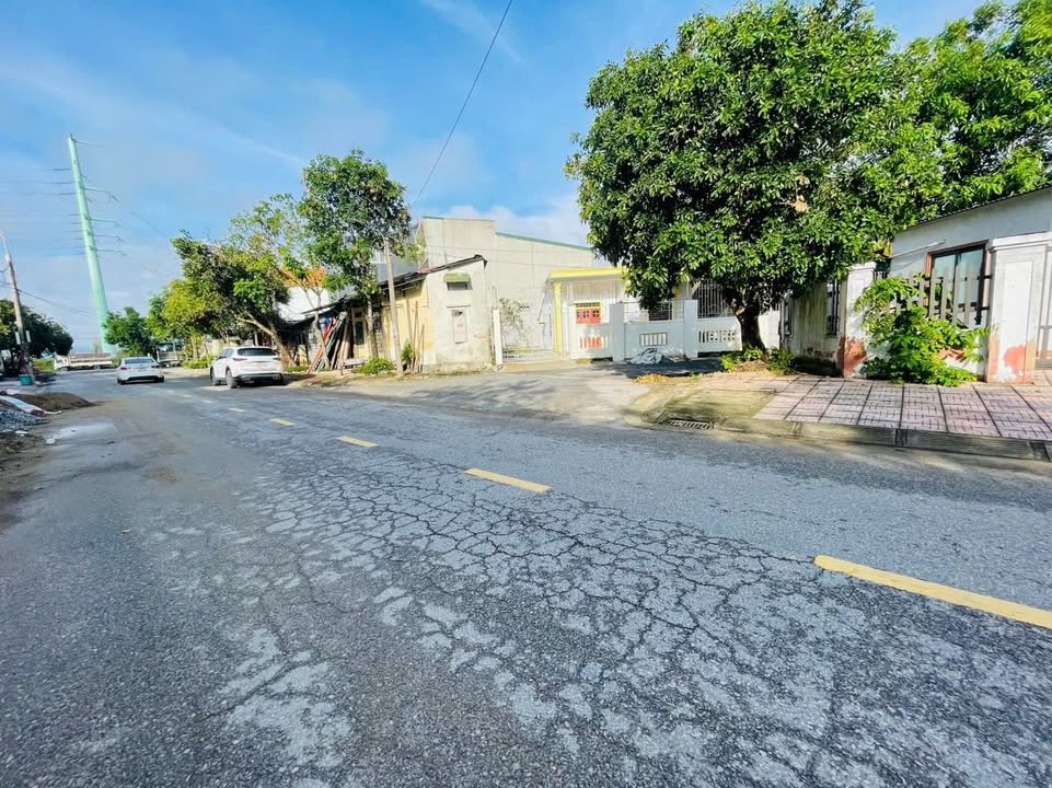 Nhà hai mặt tiền Trần Phú, TP Hà Tĩnh 133m² giá 4 tỷ - Đầu tư sinh lời ngay!