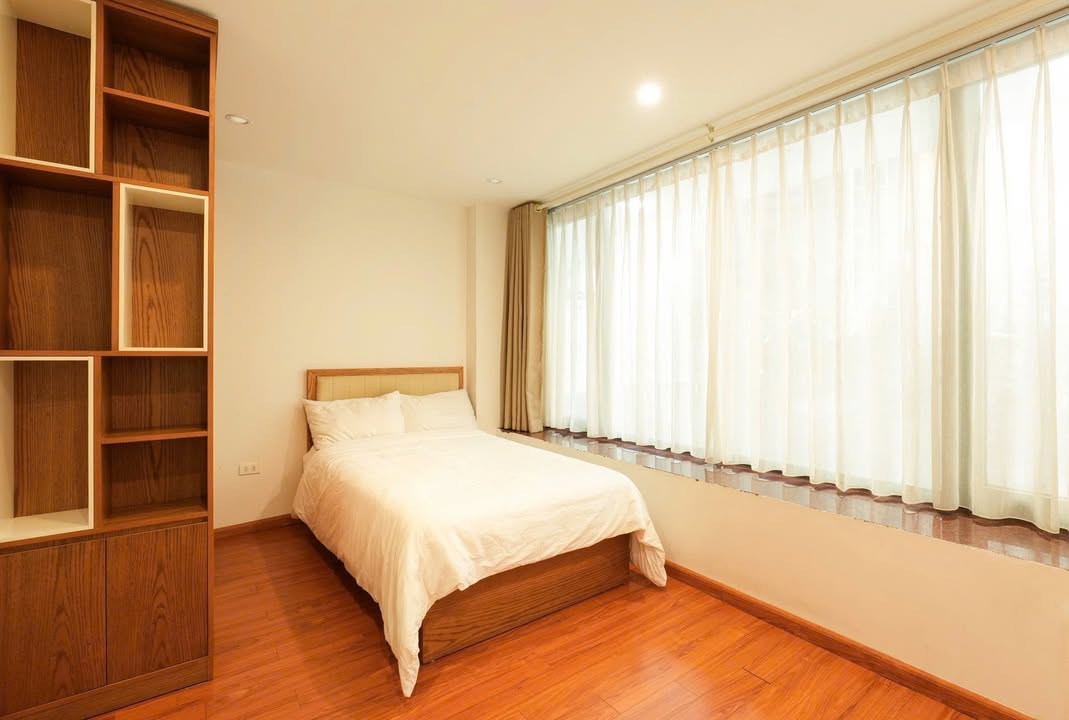 Căn hộ 1 phòng ngủ tại Ba Đình 45m² - Full nội thất, ô tô đỗ cửa!