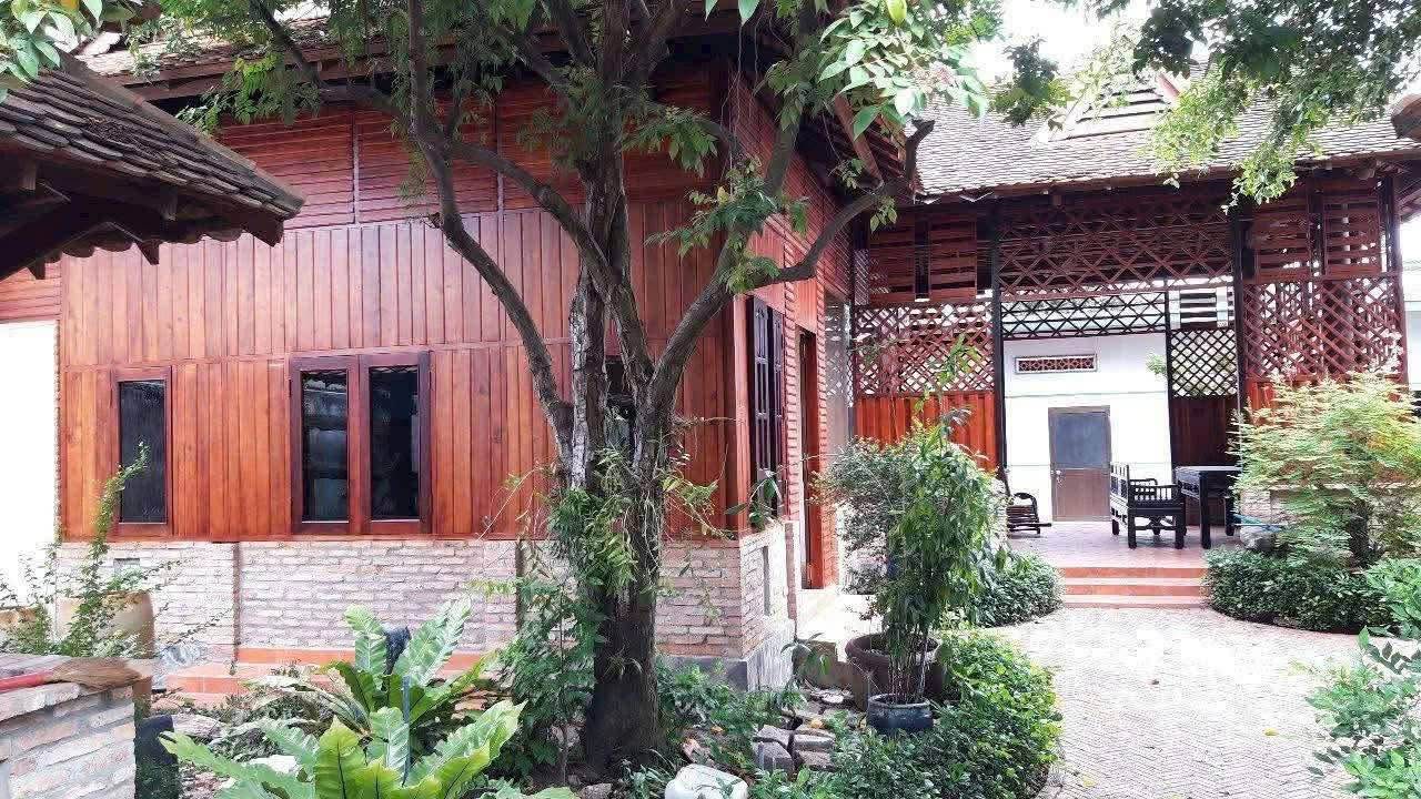 Nhà gỗ sân vườn Tương Bình Hiệp 750m² giá 15 triệu - Không gian sống lý tưởng!