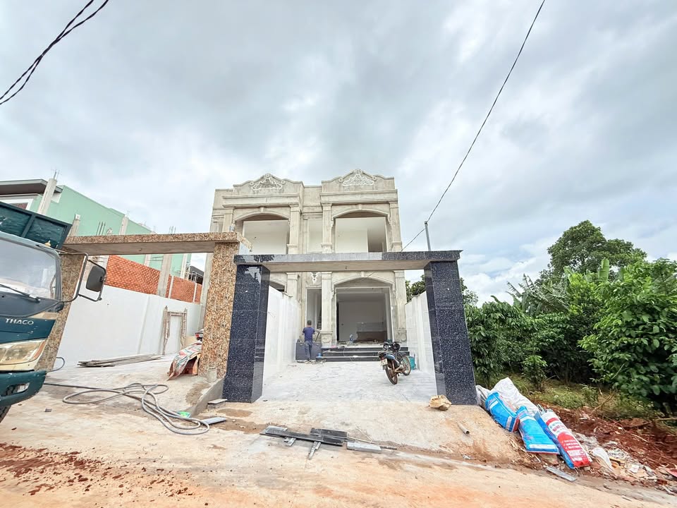 Nhà đẹp hẻm Nguyễn Thiếp, 125m², giá chỉ 2.6 tỷ - Mua sớm tự chọn nội thất!