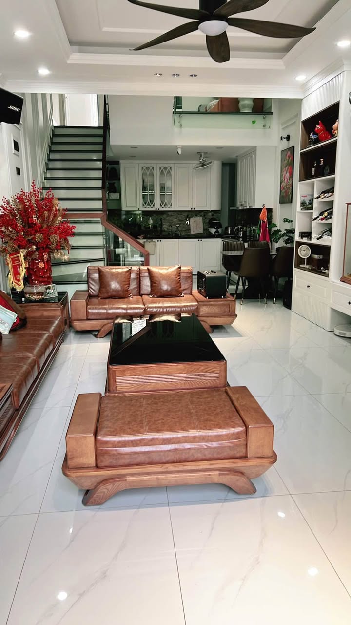 Nhà đẹp 2 tầng tại B1 Bắc Cường 136m² giá 5.68 tỷ - Sẵn sàng vào ở!