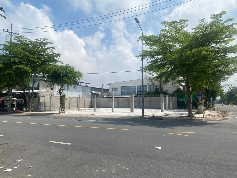 Cho thuê mặt bằng góc ngã tư Khởi Nghĩa Nam Kỳ - Bà Triệu 414m² - Vị trí đắc địa cho kinh doanh!