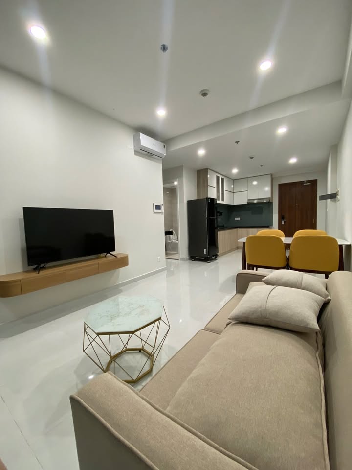 Căn hộ The Emerald Golf View Bình Dương 2PN giá 9 triệu - Nhà mới 100%!