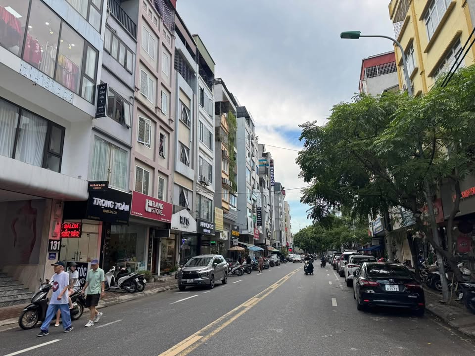 Nhà 5 tầng mặt phố Giang Văn Minh 50m² giá 36 tỷ - Vị trí đắc địa kinh doanh sầm uất!