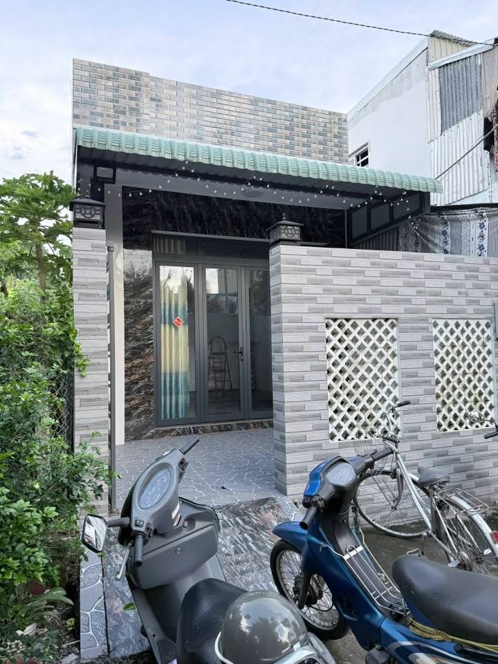 Nhà cấp 4 Phú Hòa, 90m² giá 1 tỷ - Gần trung tâm, tiện nghi đầy đủ!