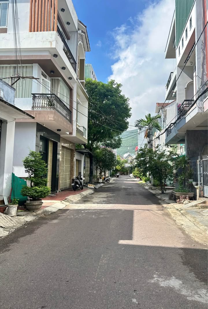 Nhà mặt tiền đường Nguyễn Thị Định, Quy Nhơn 80m² giá 6.3 tỷ - Đầy đủ công năng, vào ở ngay!