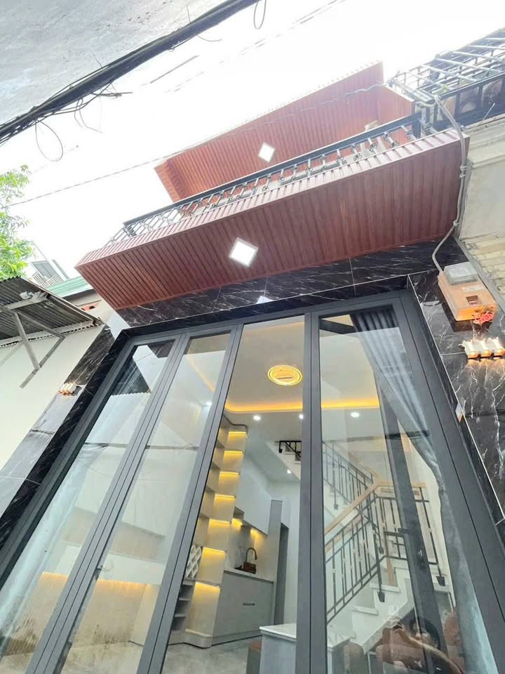 Nhà riêng Quận 7 32m² giá 4.3 tỷ - Full nội thất cao cấp, sổ hồng riêng!