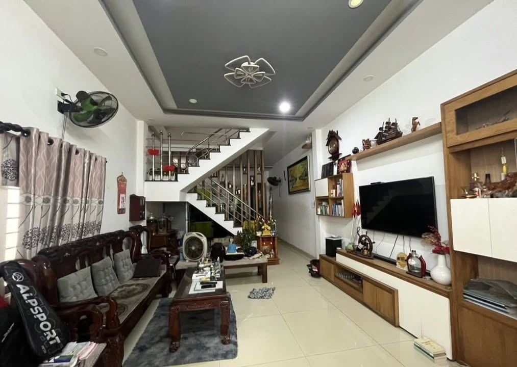 Nhà 2 tầng đường Lê Đình Lý Hải Châu Đà Nẵng 110m² giá 8 tỷ - Kinh doanh thuận lợi!