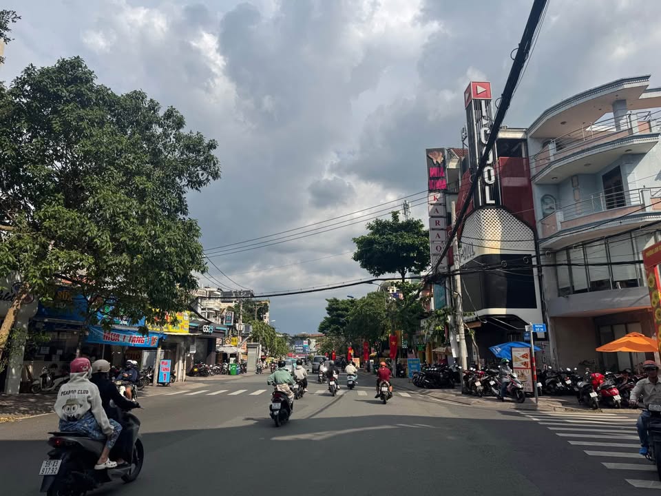 Bán nhà mặt tiền Hoàng Diệu 2, Thủ Đức, 252m² - Sổ hồng chính chủ, giá 42 tỷ!