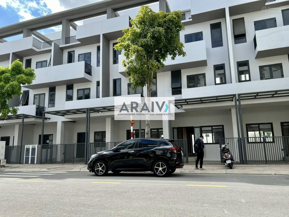 Nhà biệt thự The Pearl Riverside Bến Lức 80m² giá 4.6 tỷ - Không gian sống đẳng cấp bên sông!